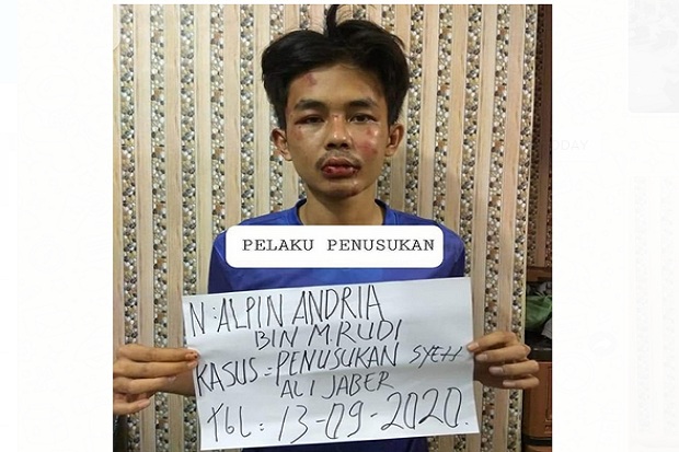 Tersangka Penusuk Syekh...