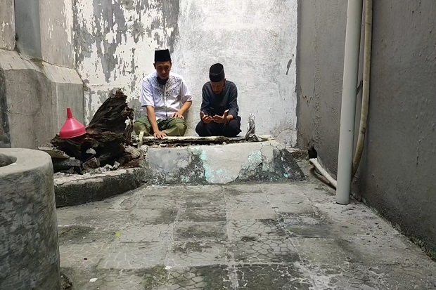 Tragis, Makam Ki Gede...