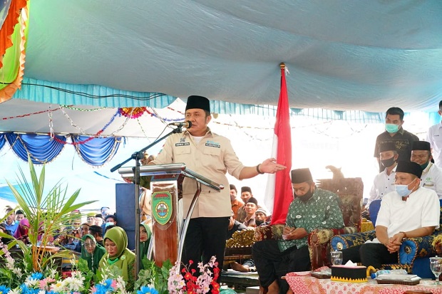 Hadiri Peringatan Tahun...