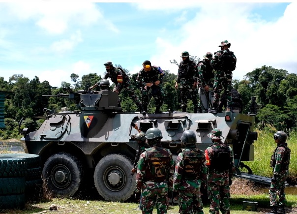 Pasukan Gabungan TNI-Polri...