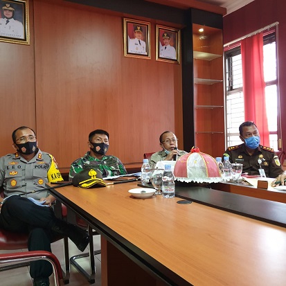 Bupati Pasangkayu bersama...