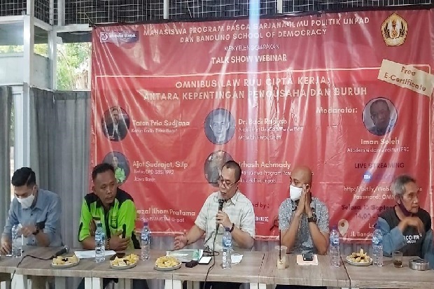 Soal Ombibus Law RUU...