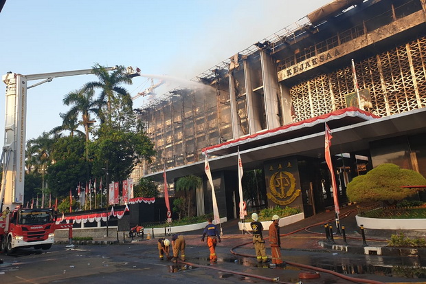 Gedung Kejagung yang...