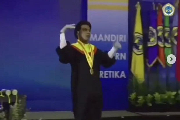 Viral Aksi Ngedance...