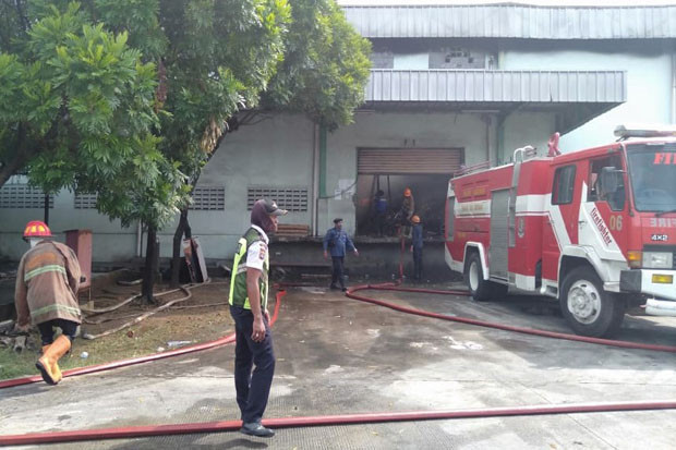 Gudang Penyimpanan Produk...