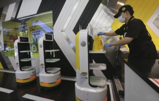Robot Kapsul Bantu Layani...