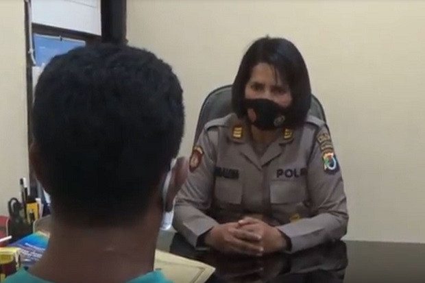 Menginap di Rumah Tetangga,...