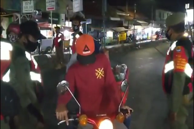 Membandel Tak Pakai...