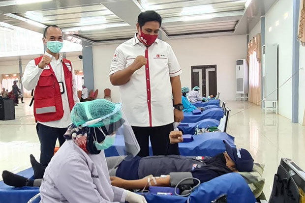 Gelar Donor saat Rayakan...