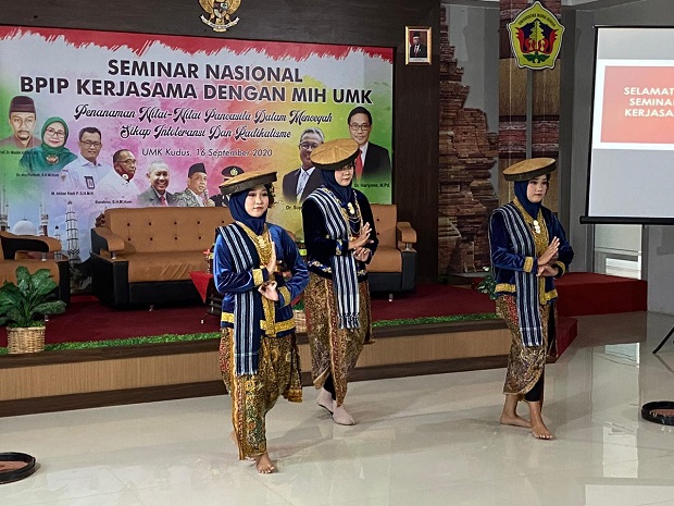 Kearifan Lokal Toleransi,...