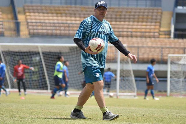 Batal Lawan Persikabo,...
