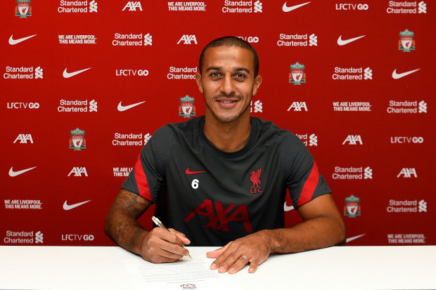 Resmi Jadi Pemain Liverpool,...