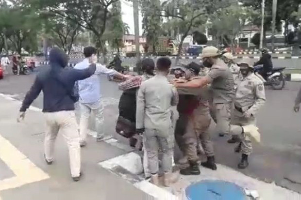 Anggotanya Brutal Hadapi...
