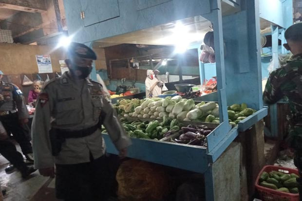 Pemkot Jakut Gelar Operasi...