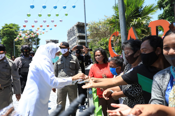 Gubernur Khofifah Minta...