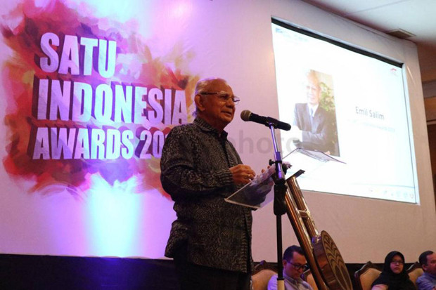 Emil Salim Usul Lawan...