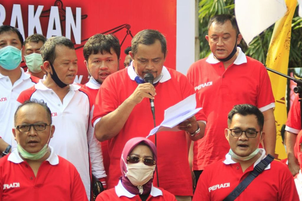 Pulihkan Martabat Advokat,...