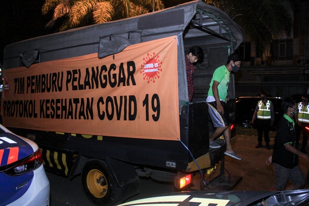 Operasi Yustisi PSBB,...