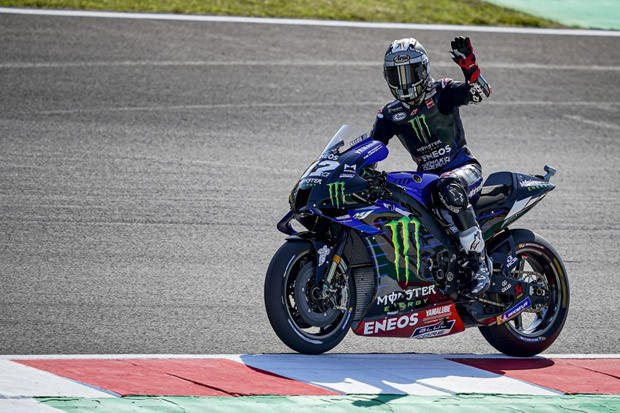 Vinales Pimpin Balapan...