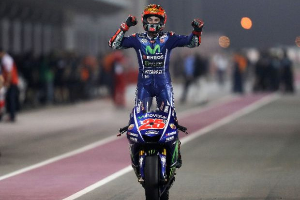 Rossi Terjatuh, Maverick...