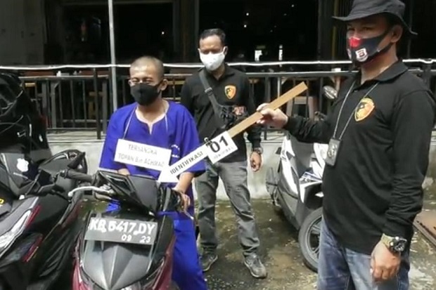 Rekonstruksi Pembunuhan...