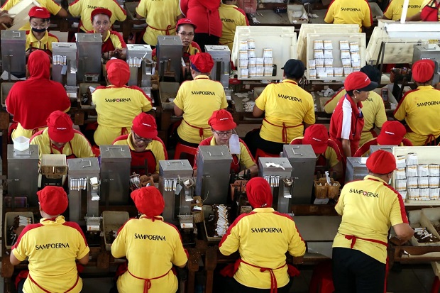 Berdalih Banyak Pekerjakan...