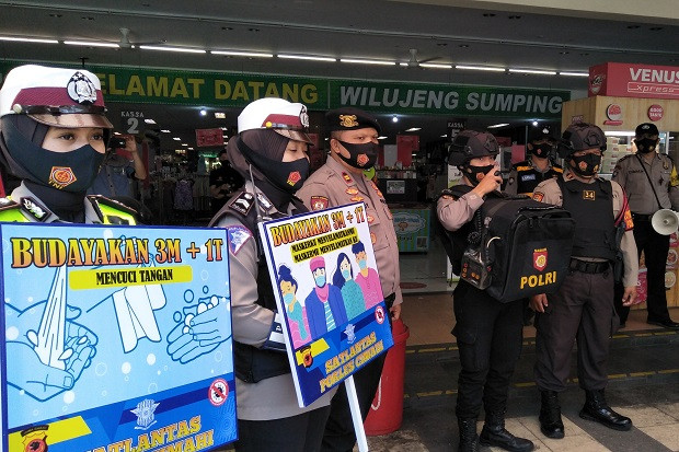Jalan Kaki dan Pakai...