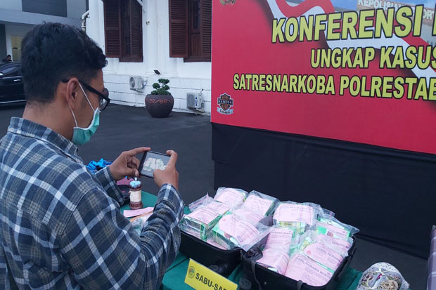 Bacok Polisi, Dua Bandar...