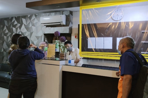 Pemasukan Jeblok, Hotel...