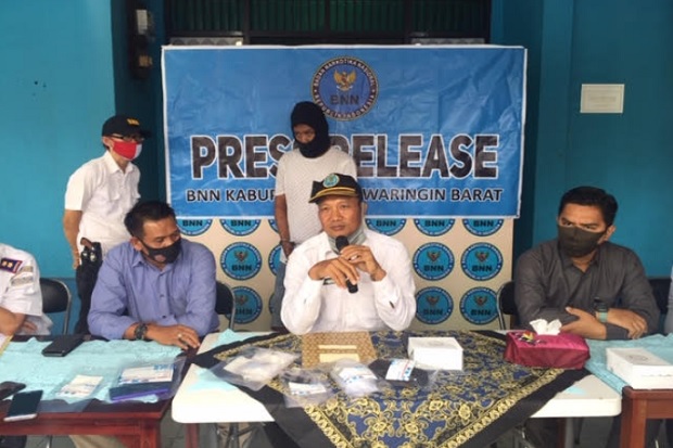 Sabu 2 Ons dalam Anus...