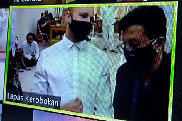 Edarkan Ganja di Bali,...