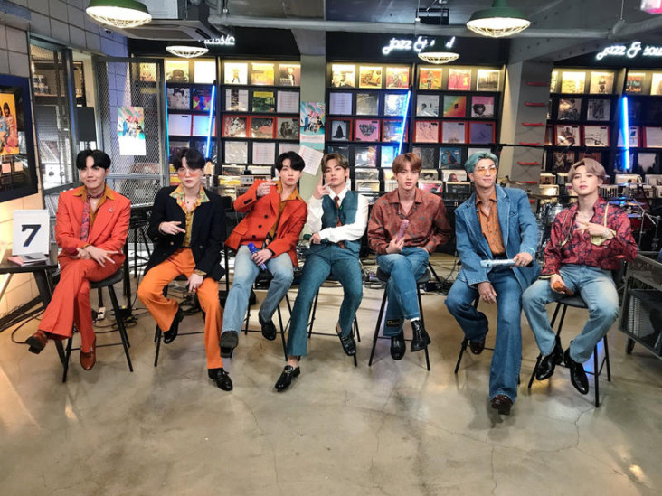 Latar BTS dalam NPR...