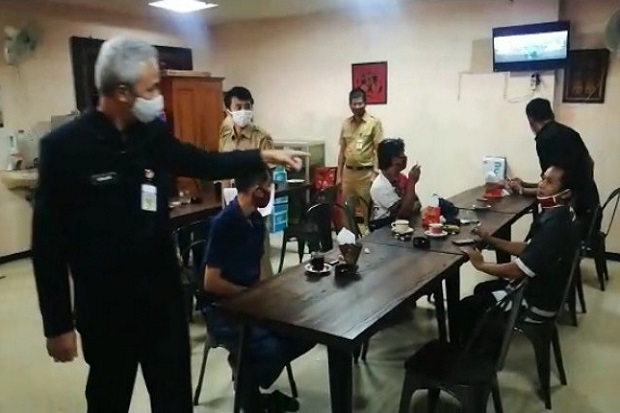 Ganjar Ngamuk di Kantin...