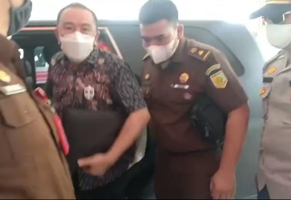Diperiksa sebagai Tersangka,...
