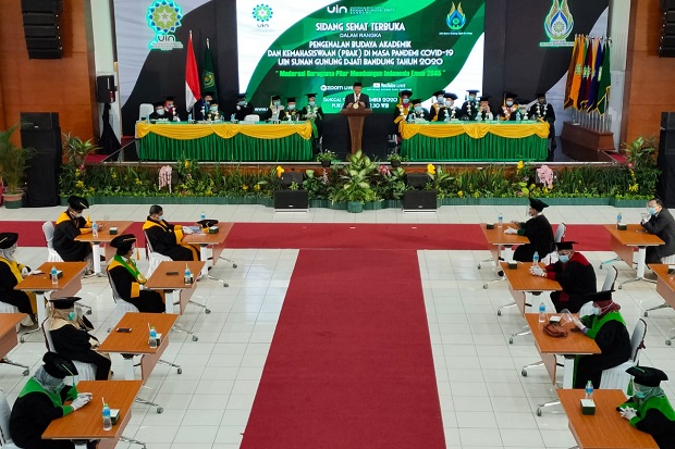 7.329 Mahasiswa Baru...