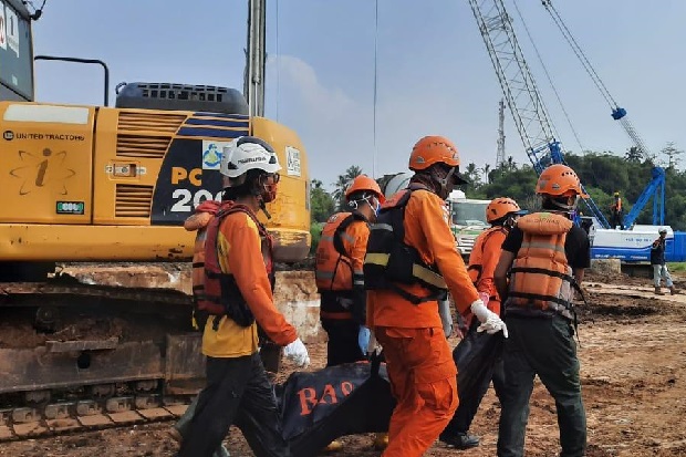 Korban Terseret Banjir...