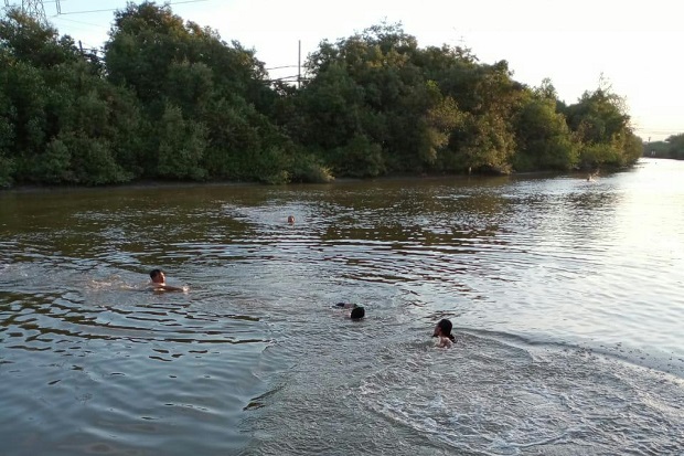 Mandi Usai Mancing di...