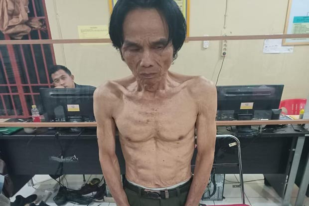 Dagang Sabu, Kakek di...