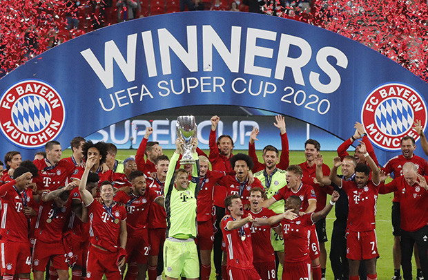 Bayern Muenchen Kampiun...