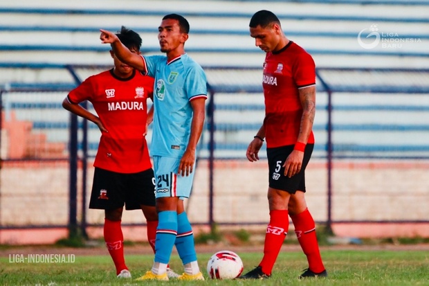Persela Dikalahkan MU,...