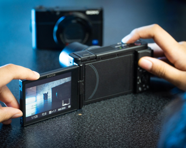 No Debat, Sony ZV-1...