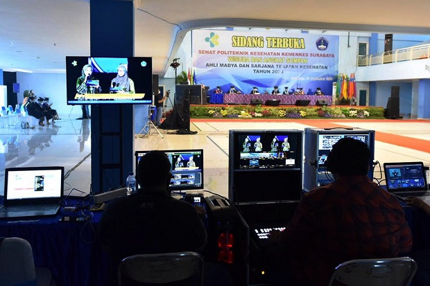 Pandemi, Poltekkes Surabaya...