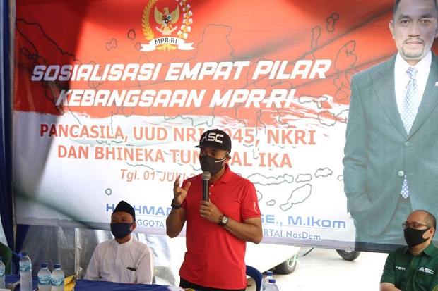Ahmad Sahroni Pertanyakan...