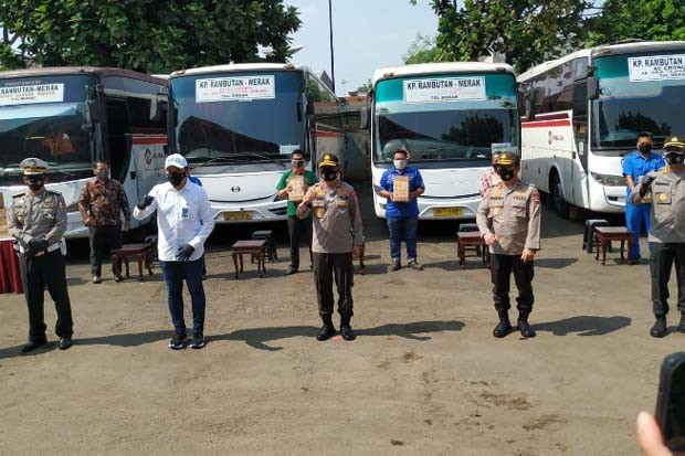 Terima Bansos dan Rapid...