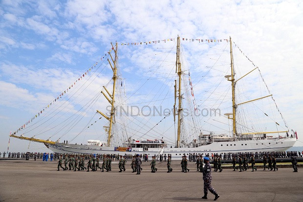 KRI Bima Suci Bawa Taruna...