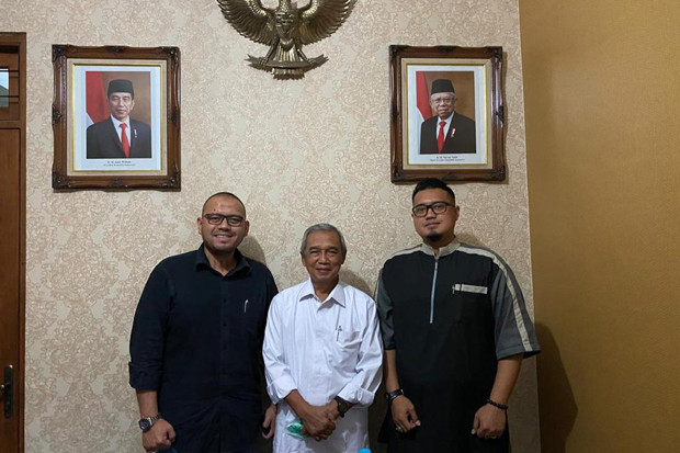Masuk Tim Pengacara...