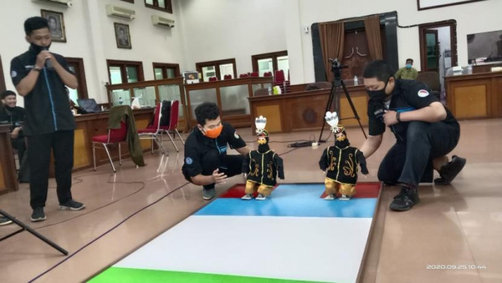 Kontes Robot, UMS Kirim...