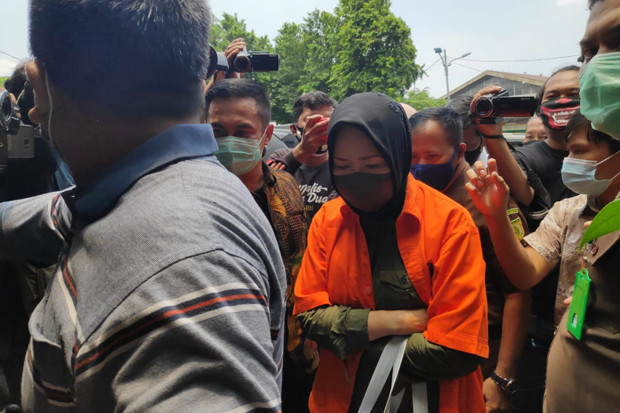 Tersangka Kasus Surat...