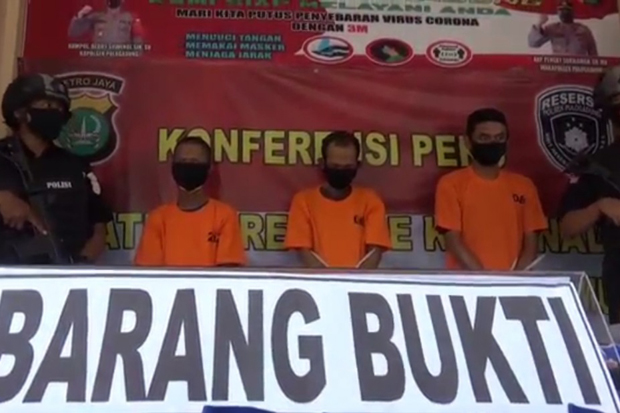 Tiga Pengedar di Pulogadung...