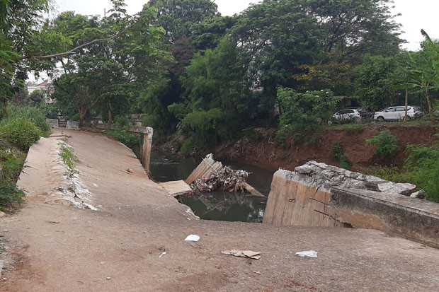 Jalan Inspeksi Kali...